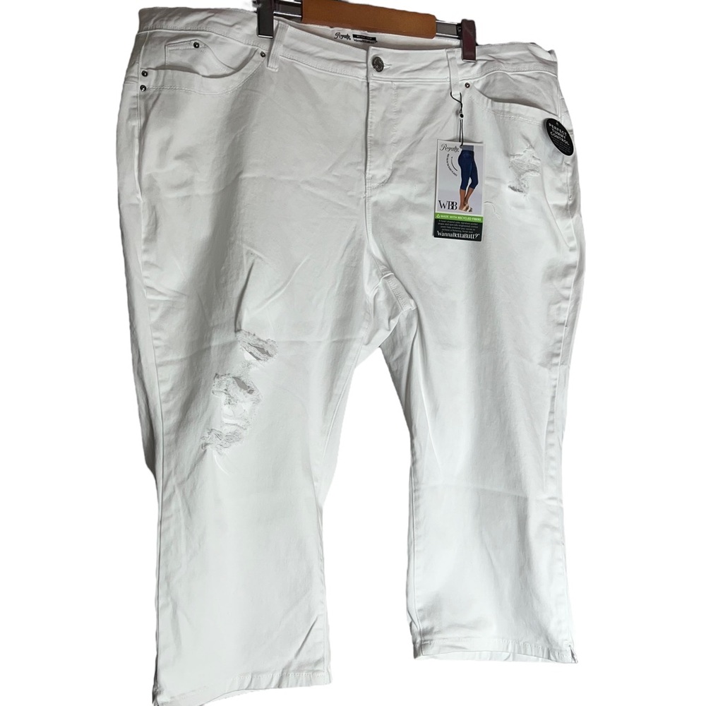 NEW Royalty Mid Rise Cropped White Distressed Capris Women’s Plus Size 24W